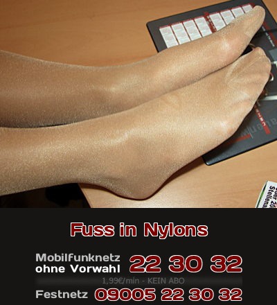 Fuss in Nylons Nichts ist schöner als ein sexy Frauenfuß