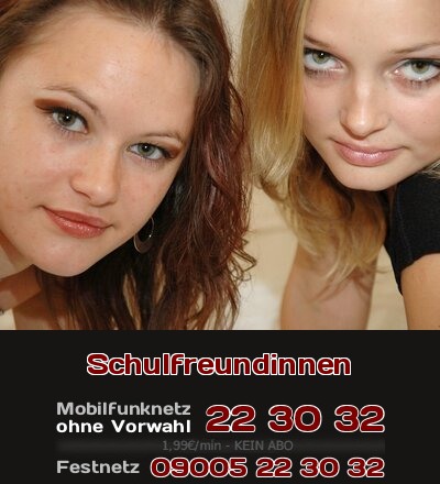Schulfreundinnen Für Telefonsex: Zwei Schulfreundinnen teilen sich sexuelle Erfahrungen in der Schule.
