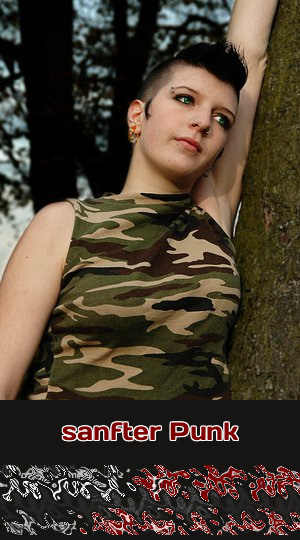 Das Mädchen ist ein Punk, doch sie ist trotz ihrer harten Schale ein liebevolles Wesen mit dem Bedürfnis zum Schmusen. Telefonsex mit Gegensätzen etwas crazy!